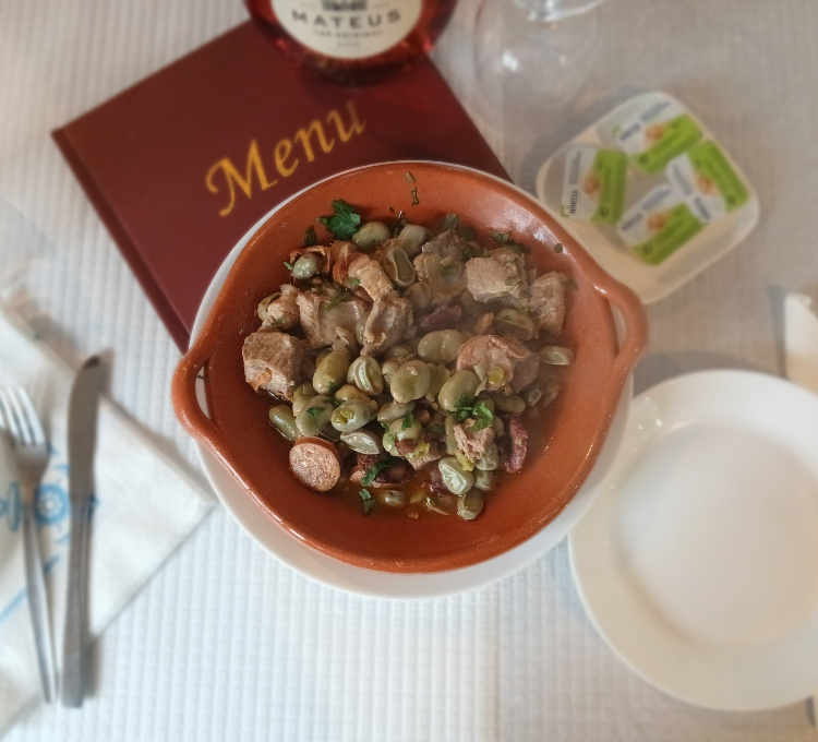 Favas com Entrecosto